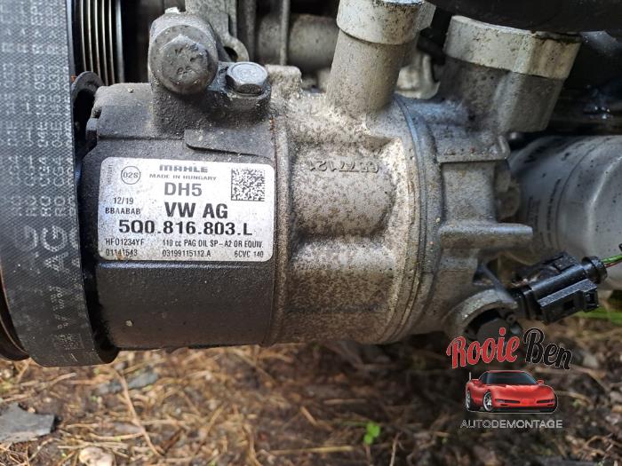 Luftkonditioneringspump från en Skoda Fabia III Combi (NJ5) 1.0 TSI 12V 2019