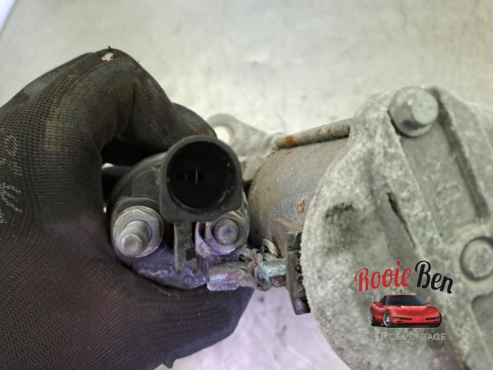 Startmotor från en Skoda Fabia III Combi (NJ5) 1.0 TSI 12V 2019