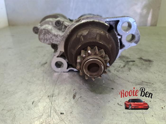 Startmotor från en Skoda Fabia III Combi (NJ5) 1.0 TSI 12V 2019