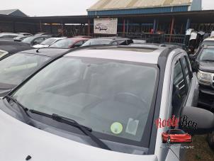 Begagnade Framruta Jeep Compass I (MK49) 2.4 16V 4x4 Pris på förfrågan erbjuds av Rooie Ben autodemontage