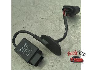 Begagnade Bränslepumpsrelä Volkswagen Passat Variant (3C5) 2.0 FSI 16V Pris € 30,00 Marginaltabell erbjuds av Rooie Ben autodemontage