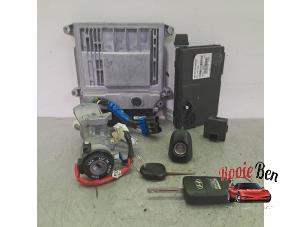 Begagnade Låsuppsättning Hyundai i30 (FD) 1.4 CVVT 16V Pris på förfrågan erbjuds av Rooie Ben autodemontage