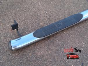 Gebruikte Treeplank links Dodge Ram 3500 Standard Cab (DR/DH/D1/DC/DM) 5.7 V8 Hemi 1500 4x2 Prijs op aanvraag aangeboden door Rooie Ben autodemontage