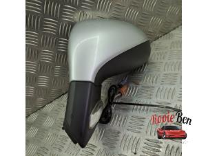 Używane Lusterko zewnetrzne lewe Peugeot 207 SW (WE/WU) 1.4 16V Vti Cena € 40,00 Procedura marży oferowane przez Rooie Ben autodemontage