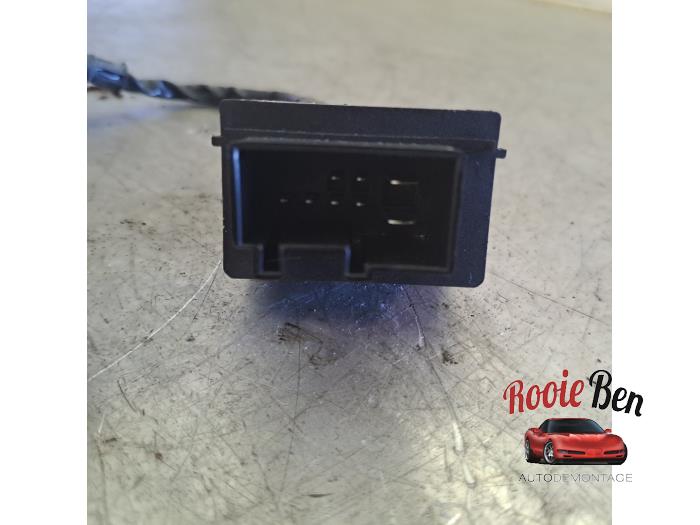 ADM-bränslemodul från en Skoda Fabia III Combi (NJ5) 1.0 TSI 12V 2019