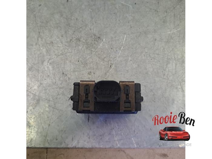 Farthållarsensor från en Skoda Fabia III Combi (NJ5) 1.0 TSI 12V 2019