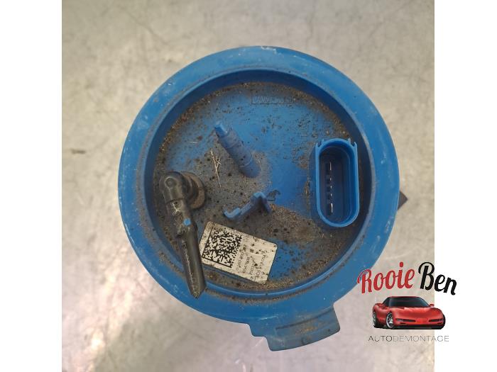 Elektrisk bränslepump från en Skoda Fabia III Combi (NJ5) 1.0 TSI 12V 2019