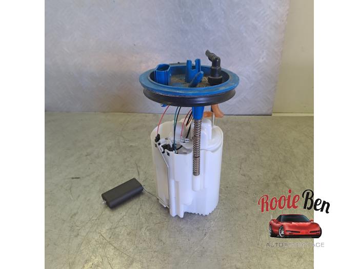 Elektrisk bränslepump från en Skoda Fabia III Combi (NJ5) 1.0 TSI 12V 2019