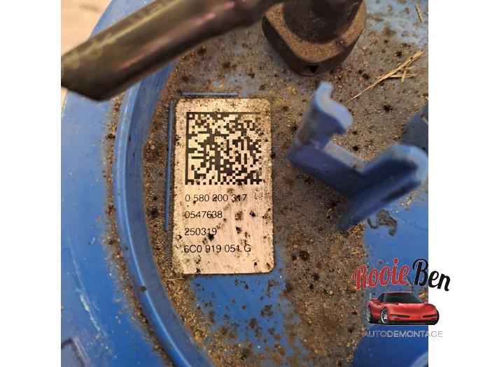 Elektrisk bränslepump från en Skoda Fabia III Combi (NJ5) 1.0 TSI 12V 2019