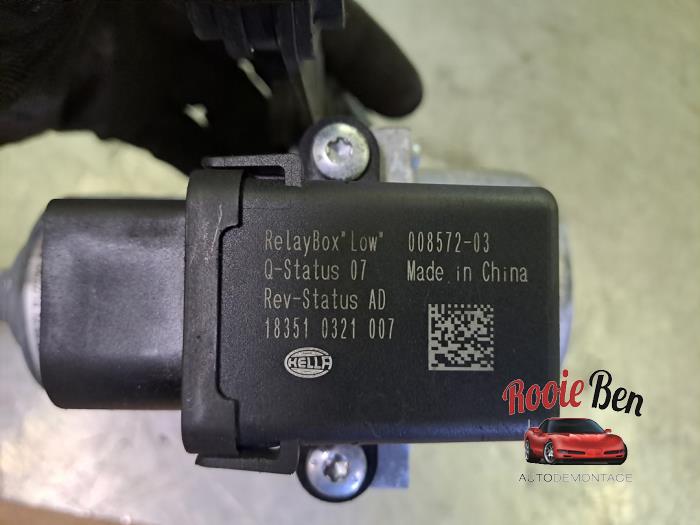 Vakuumpump (bensin) från en Skoda Fabia III Combi (NJ5) 1.0 TSI 12V 2019