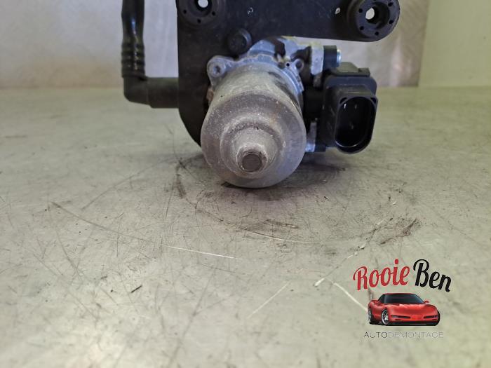 Vakuumpump (bensin) från en Skoda Fabia III Combi (NJ5) 1.0 TSI 12V 2019