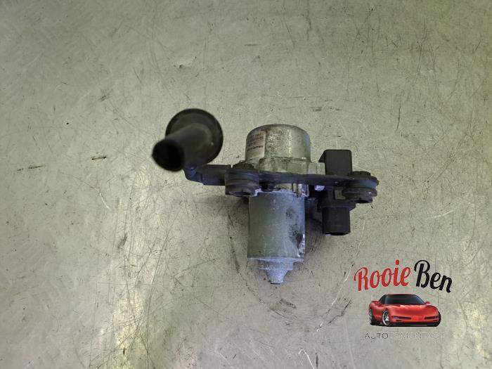 Vakuumpump (bensin) från en Skoda Fabia III Combi (NJ5) 1.0 TSI 12V 2019