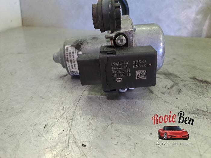 Vakuumpump (bensin) från en Skoda Fabia III Combi (NJ5) 1.0 TSI 12V 2019