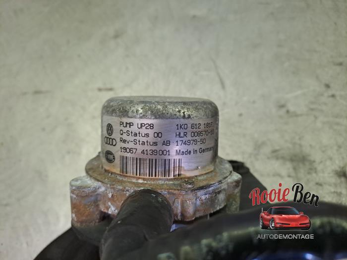 Vakuumpump (bensin) från en Skoda Fabia III Combi (NJ5) 1.0 TSI 12V 2019