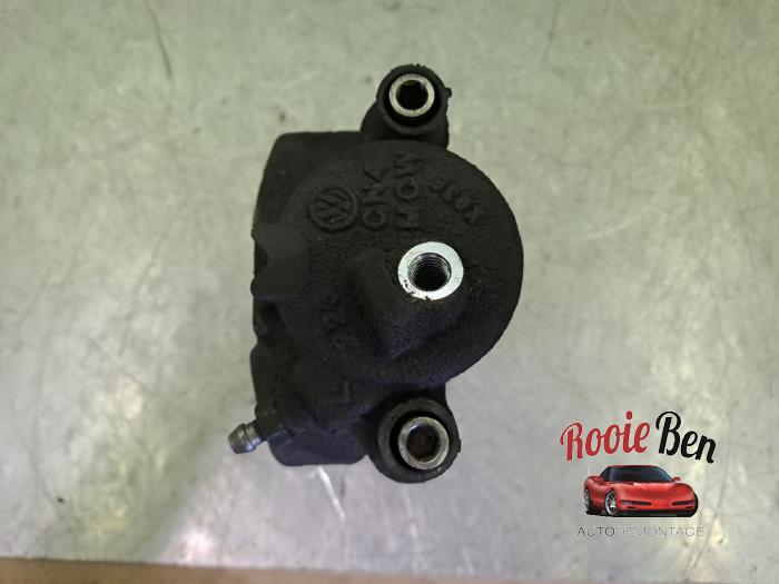 Främre bromsok, vänster från en Skoda Fabia III Combi (NJ5) 1.0 TSI 12V 2019