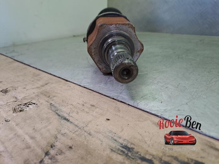 Drivaxel, vänster fram från en Skoda Fabia III Combi (NJ5) 1.0 TSI 12V 2019