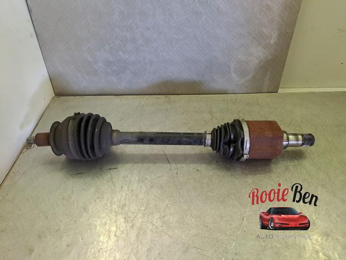 Drivaxel, vänster fram från en Skoda Fabia III Combi (NJ5) 1.0 TSI 12V 2019