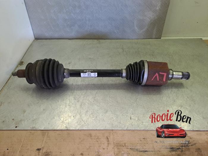 Drivaxel, vänster fram från en Skoda Fabia III Combi (NJ5) 1.0 TSI 12V 2019