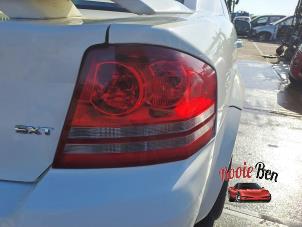 Gebruikte Achterlicht rechts Dodge Avenger (JS) 2.4 16V Prijs op aanvraag aangeboden door Rooie Ben autodemontage