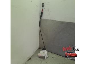 Gebruikte Sluithulpmotor portier rechts-voor Mercedes GLE (W166) 350d 3.0 V6 24V BlueTEC 4-Matic Prijs op aanvraag aangeboden door Rooie Ben autodemontage