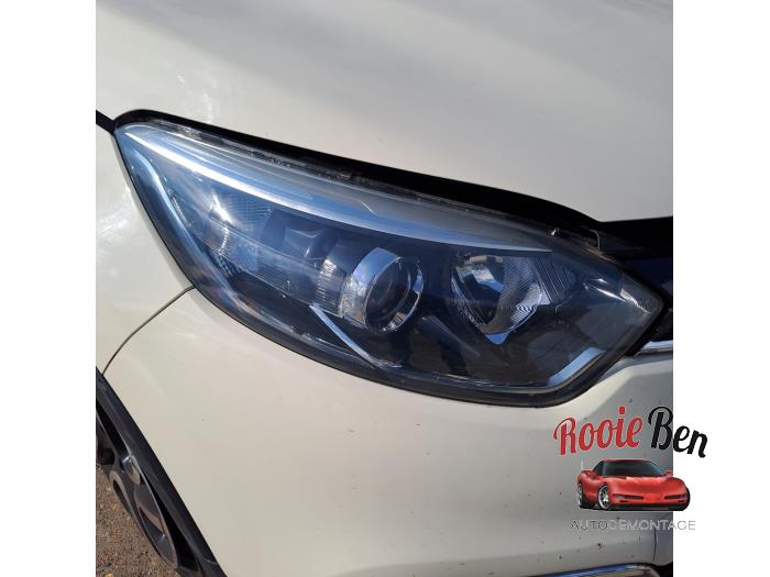 Strålkastare, höger från en Renault Captur (2R) 0.9 Energy TCE 12V 2014
