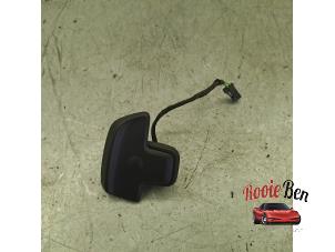 Gebruikte Schakelflipper set Mercedes C Estate (S205) C-350 e 2.0 16V Prijs op aanvraag aangeboden door Rooie Ben autodemontage