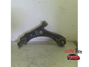 Begagnade Främre gaffelben, vänster Ford Focus 4 Wagon 1.0 Ti-VCT EcoBoost 12V 125 Pris på förfrågan erbjuds av Rooie Ben autodemontage