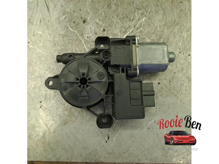 Motor, dörrfönster från en Skoda Fabia III Combi (NJ5) 1.0 TSI 12V 2019