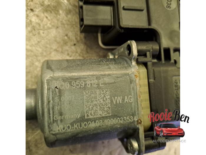 Motor, dörrfönster från en Skoda Fabia III Combi (NJ5) 1.0 TSI 12V 2019