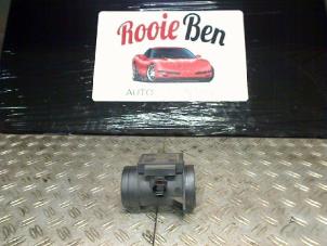 Gebruikte Luchthoeveelheidsmeter Volkswagen Golf III (1H1) 1.9 TDI Prijs € 10,00 Margeregeling aangeboden door Rooie Ben autodemontage