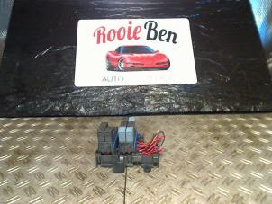 Begagnade Säkringsbox Cadillac Seville Pris € 25,00 Marginaltabell erbjuds av Rooie Ben autodemontage