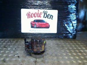Begagnade Dieselpump Renault Trafic New (JL) 1.9 dCi 82 16V Pris € 200,00 Marginaltabell erbjuds av Rooie Ben autodemontage