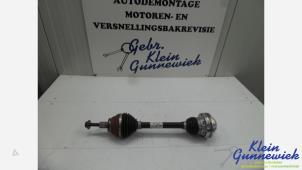 Begagnade Drivaxel, vänster fram Volkswagen Golf Pris € 128,00 Marginaltabell erbjuds av Klein Gunnewiek Autodemontage & Motorentechniek