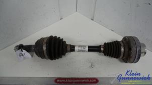 Begagnade Drivaxel, vänster fram Volkswagen Touareg Pris € 85,00 Marginaltabell erbjuds av Klein Gunnewiek Autodemontage & Motorentechniek