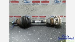 Gebruikte Aandrijfas links-voor Volkswagen Polo Prijs € 61,00 Margeregeling aangeboden door Klein Gunnewiek Autodemontage & Motorentechniek