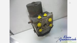 Używane Pompa ABS Volkswagen Passat Cena € 26,00 Procedura marży oferowane przez Klein Gunnewiek Autodemontage & Motorentechniek