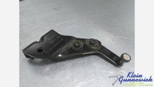 Używane Zawias drzwi lewych tylnych Ford Transit Cena € 75,00 Procedura marży oferowane przez Klein Gunnewiek Autodemontage & Motorentechniek