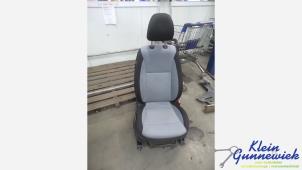 Begagnade Säte, höger Hyundai I20 Pris € 165,00 Marginaltabell erbjuds av Klein Gunnewiek Autodemontage & Motorentechniek