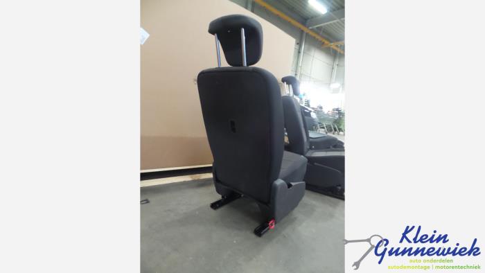 Stoel achter van een Volkswagen Sharan 2013