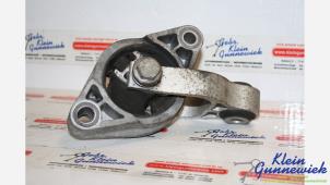 Gebruikte Versnellingsbak Steun Renault Laguna Prijs € 40,00 Margeregeling aangeboden door Klein Gunnewiek Autodemontage & Motorentechniek