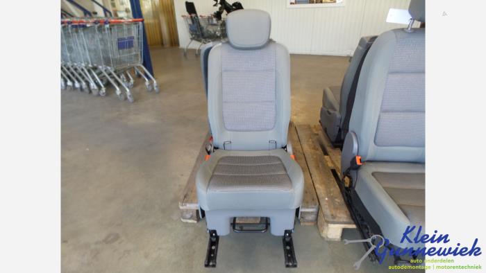 Stoel achter van een Volkswagen Sharan 2015