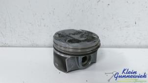 Begagnade Kolv Renault Captur Pris € 50,00 Marginaltabell erbjuds av Klein Gunnewiek Autodemontage & Motorentechniek