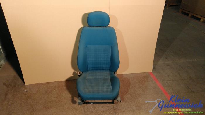 Stoel links van een Opel Agila 2007