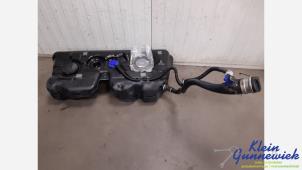 Gebruikte Tank BMW 2-Serie Prijs € 275,00 Margeregeling aangeboden door Klein Gunnewiek Autodemontage & Motorentechniek