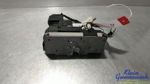 Gebruikte Slotmechaniek Portier 4Deurs rechts-achter Opel Corsa Prijs € 20,00 Margeregeling aangeboden door Klein Gunnewiek Autodemontage & Motorentechniek