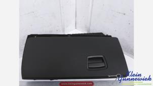 Begagnade Handskfack BMW 7-Serie Pris € 100,00 Marginaltabell erbjuds av Klein Gunnewiek Autodemontage & Motorentechniek