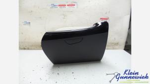 Begagnade Handskfack Renault Captur Pris € 90,00 Marginaltabell erbjuds av Klein Gunnewiek Autodemontage & Motorentechniek