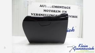 Begagnade Handskfack Renault Captur Pris € 85,00 Marginaltabell erbjuds av Klein Gunnewiek Autodemontage & Motorentechniek