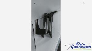 Begagnade Parkeringsbromsspak Opel Zafira Pris € 35,00 Marginaltabell erbjuds av Klein Gunnewiek Autodemontage & Motorentechniek