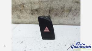 Begagnade Nödbelysningsbrytare Audi SQ5 Pris € 15,00 Marginaltabell erbjuds av Klein Gunnewiek Autodemontage & Motorentechniek